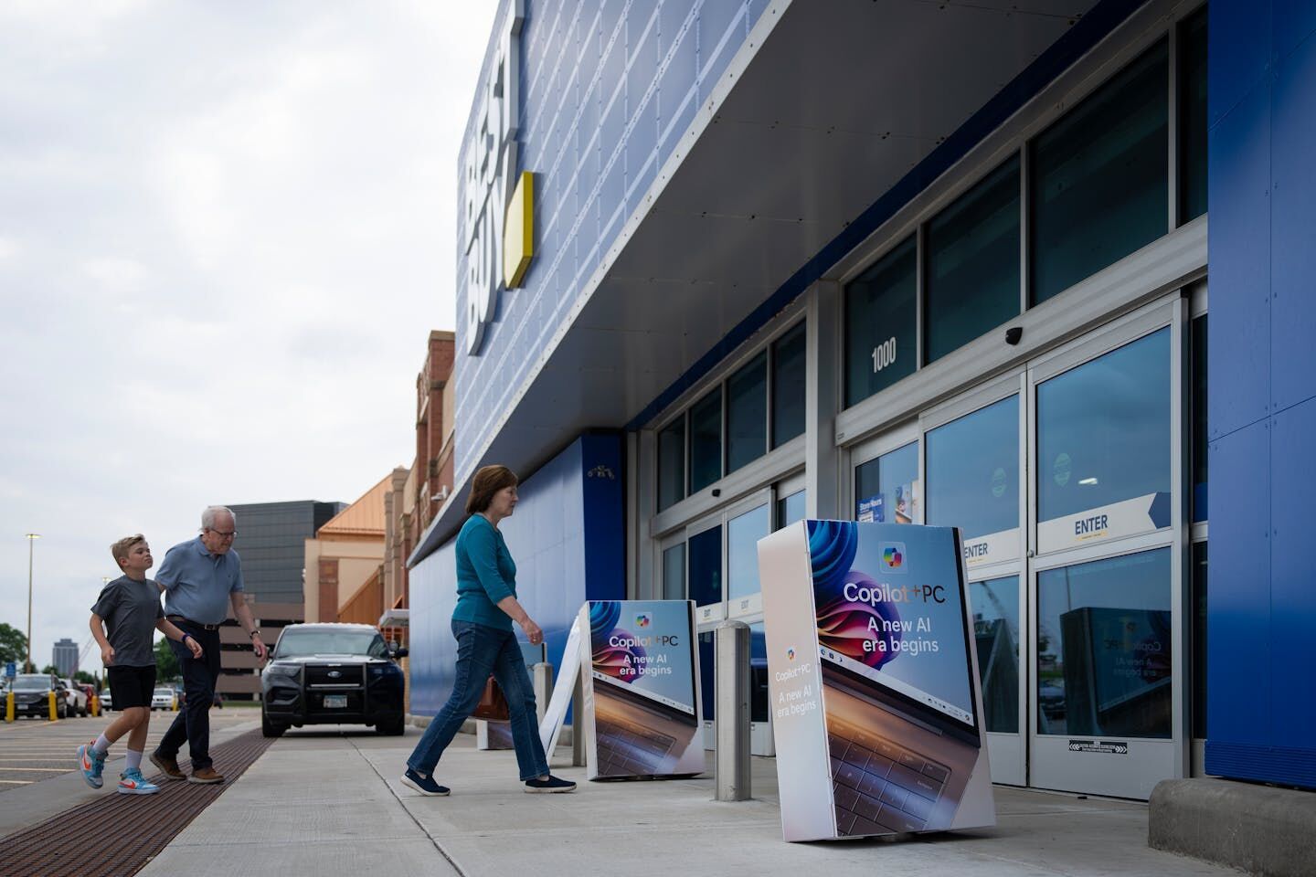 US-NEWS-CONSUMERS-WANT-DEALS-WHICH-LEAVES-1-MS.jpg
